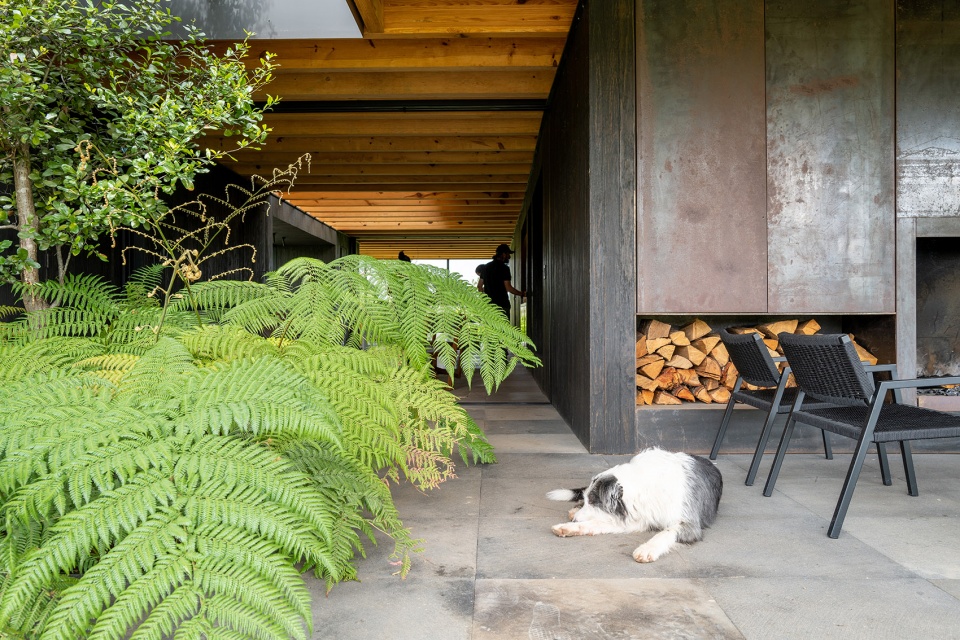 CASA COSECHA DE LLUVIA by Robert Hutchison Architecture JSa