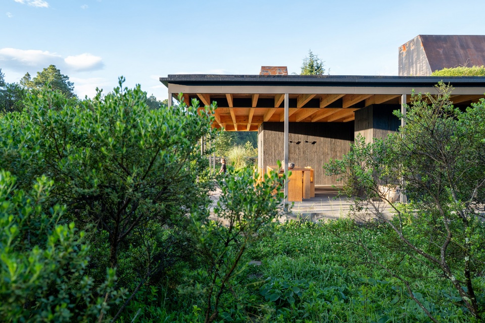 CASA COSECHA DE LLUVIA by Robert Hutchison Architecture JSa