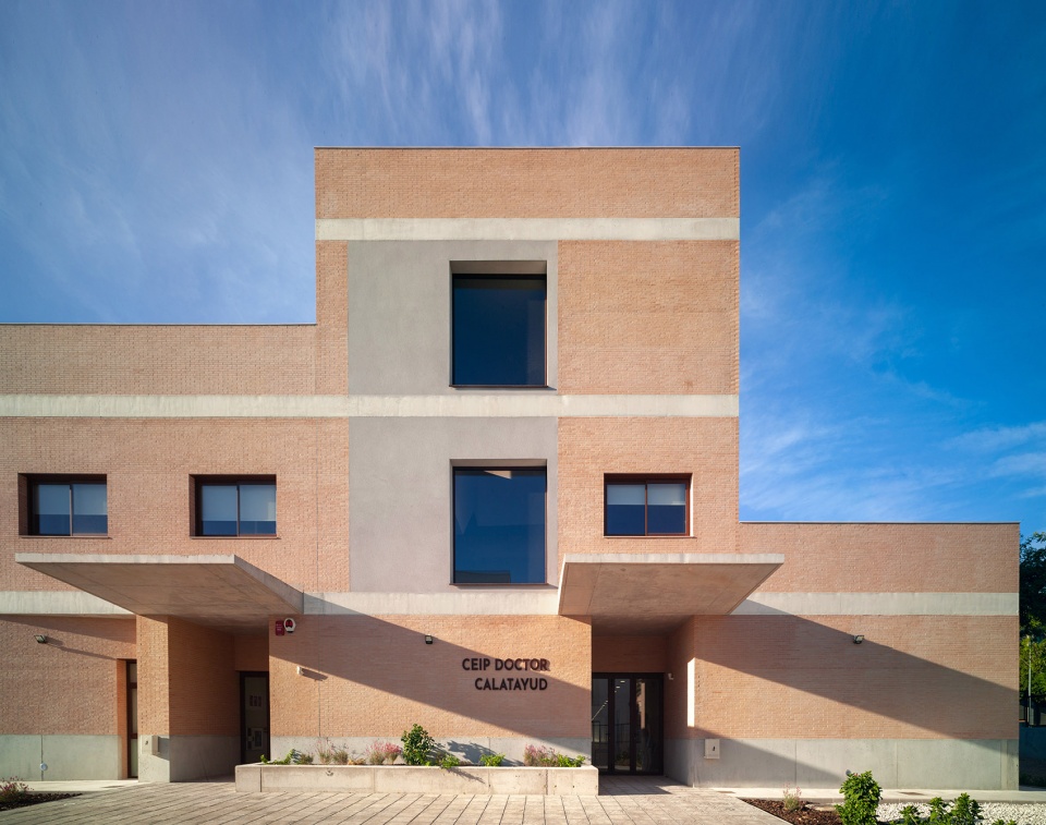 Doctor Calatayud School by COR ASOCIADOS ARQUITECTOS