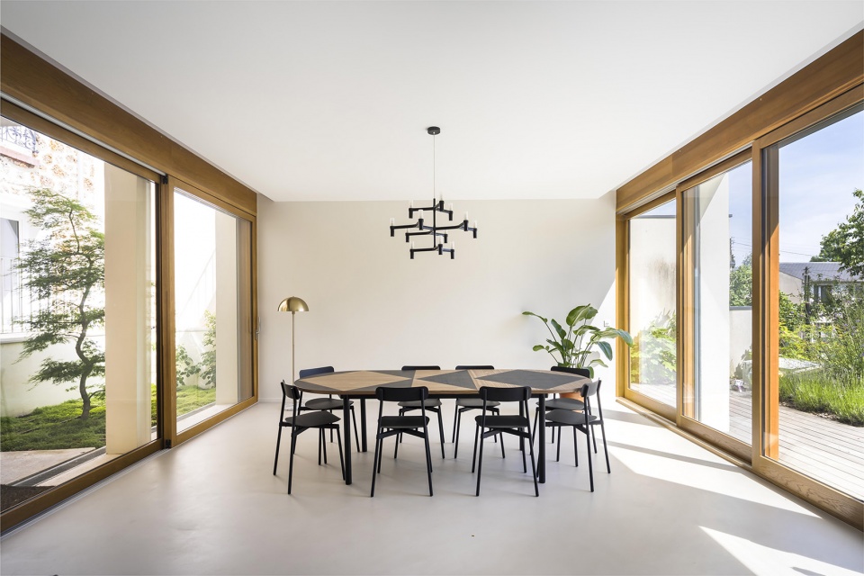 Francilian House In Hauts De Seine by Hemaa Architectes