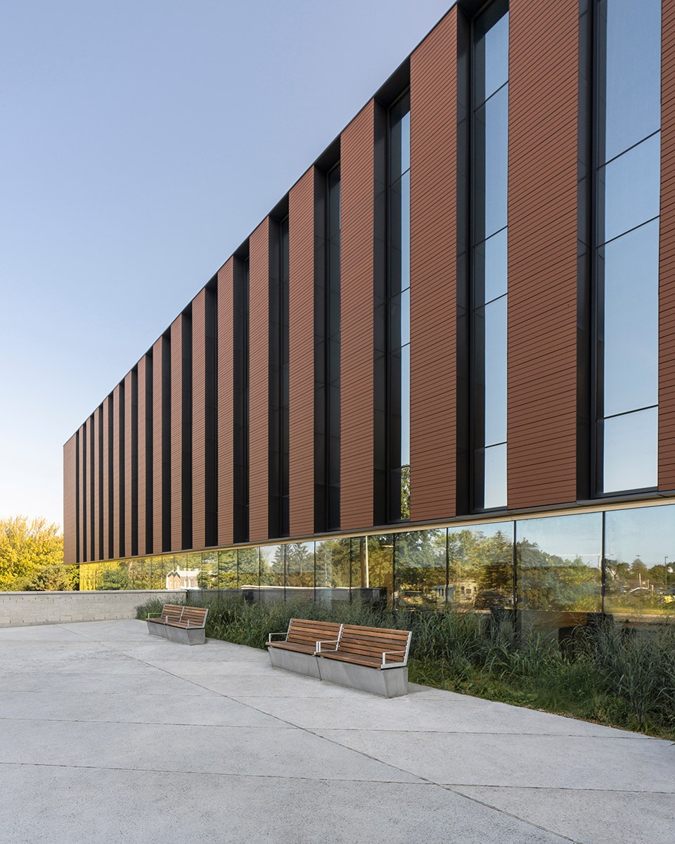 luminous expansion for hopital du sacre coeur de montreal by provencher roy yelle maille architects