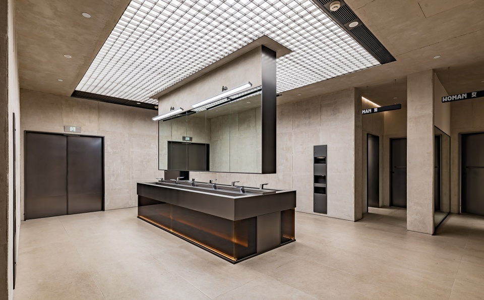 COSMO INNERCO Lighting Design by Guangzhou Lam Light Design