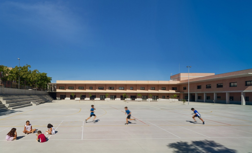 Doctor Calatayud School by COR ASOCIADOS ARQUITECTOS