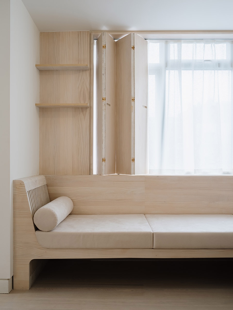 Dragon Flat Tsuruta Architects