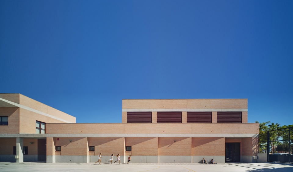 Doctor Calatayud School by COR ASOCIADOS ARQUITECTOS