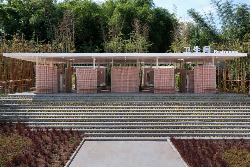 roll toilet by zaixing architectural desgin firm