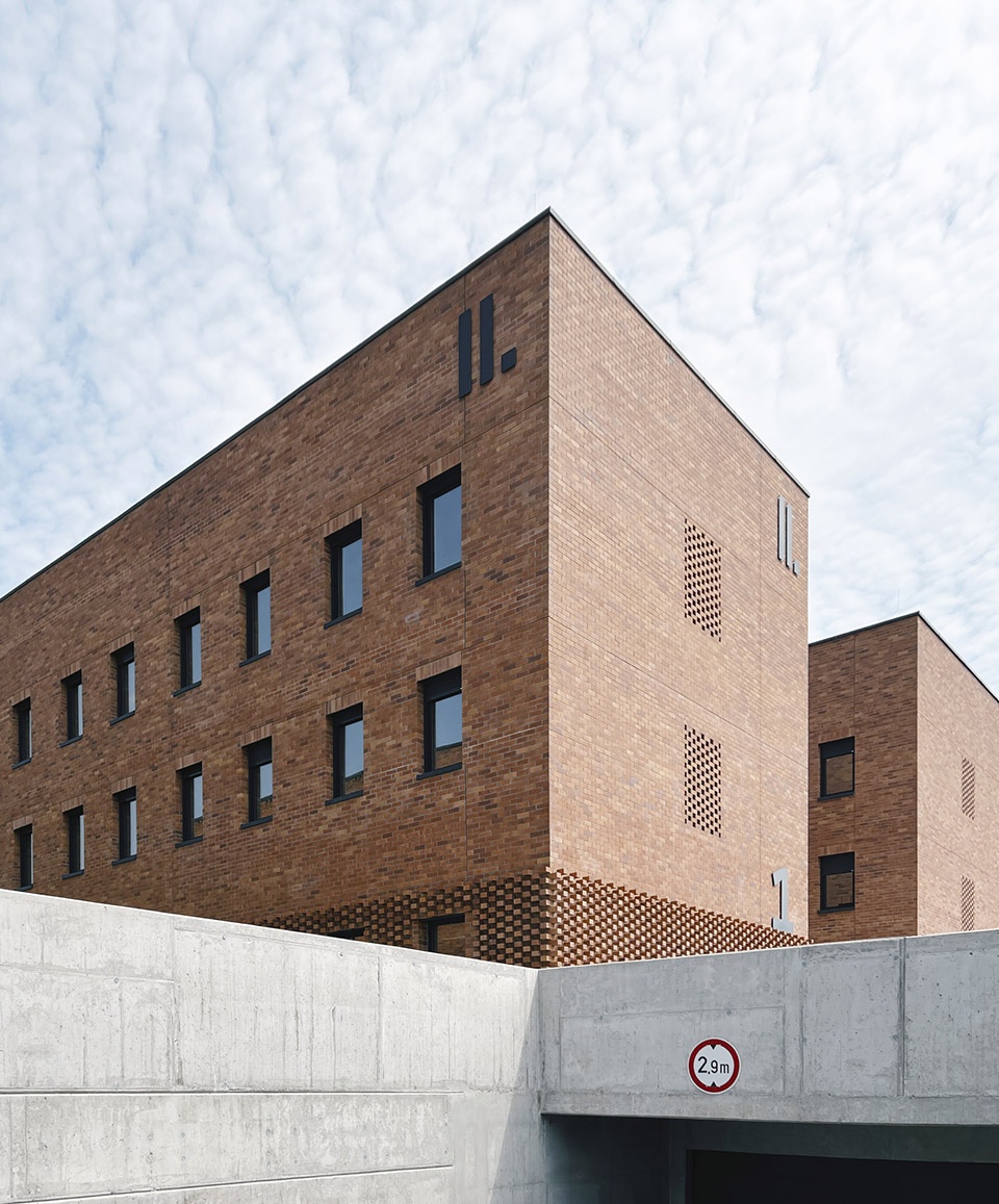 Accomodation for the operational unit of the Counter Terrorism Centre by epitesz studio