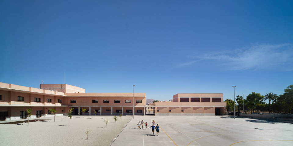 Doctor Calatayud School by COR ASOCIADOS ARQUITECTOS