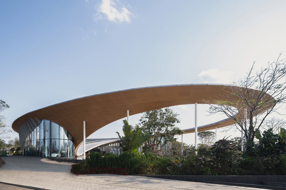 Haikou Xixiu Park Visitor Center China by MUDA Architects