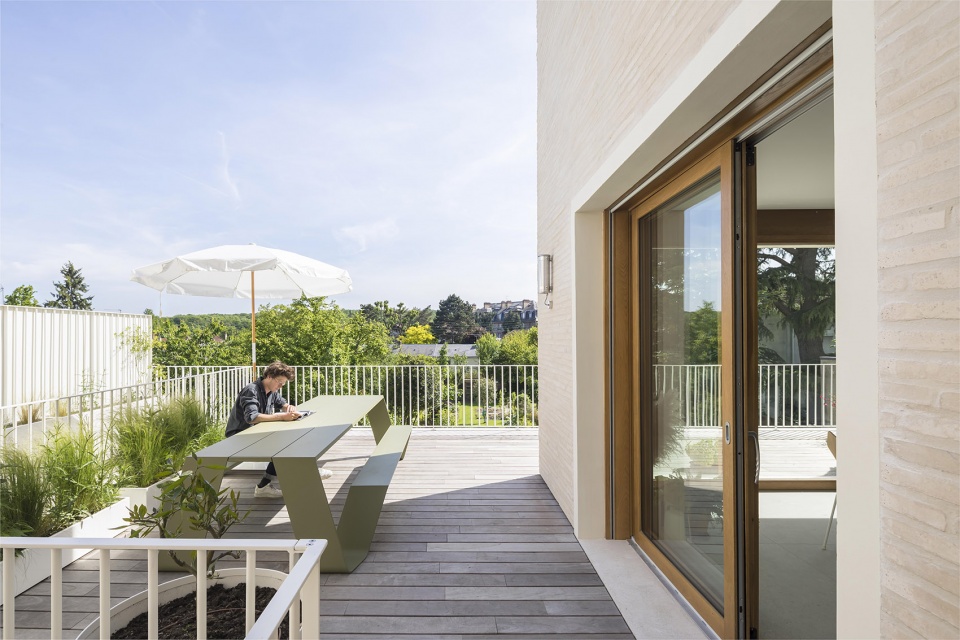 Francilian House In Hauts De Seine by Hemaa Architectes