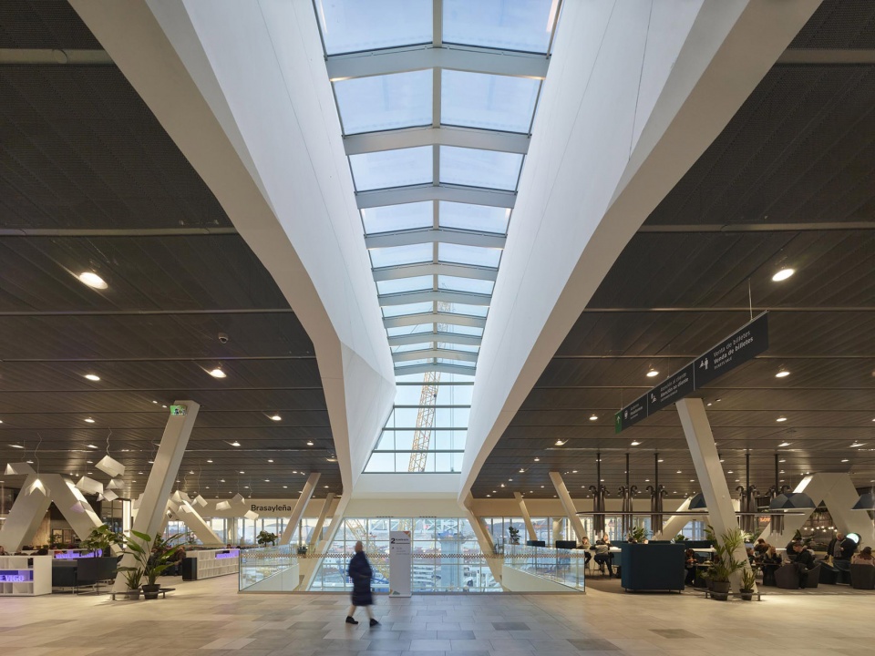 Vialia Vigo Intermodal Station by Morphosis Architects
