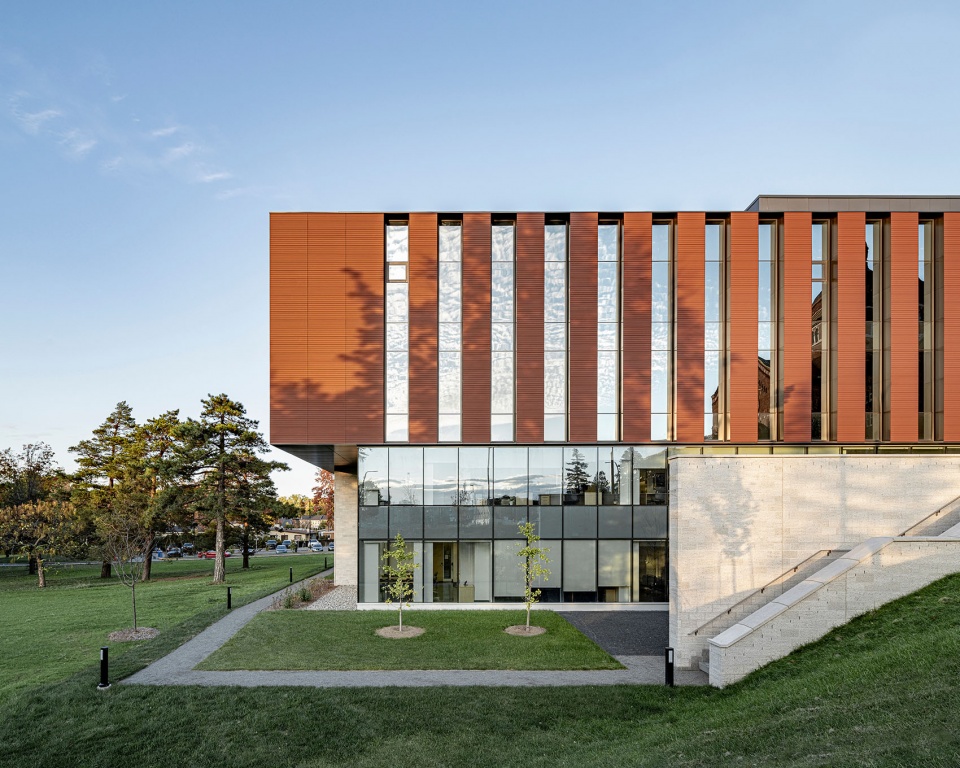 luminous expansion for hopital du sacre coeur de montreal by provencher roy yelle maille architects