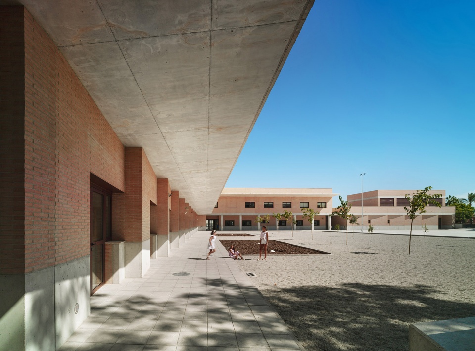 Doctor Calatayud School by COR ASOCIADOS ARQUITECTOS