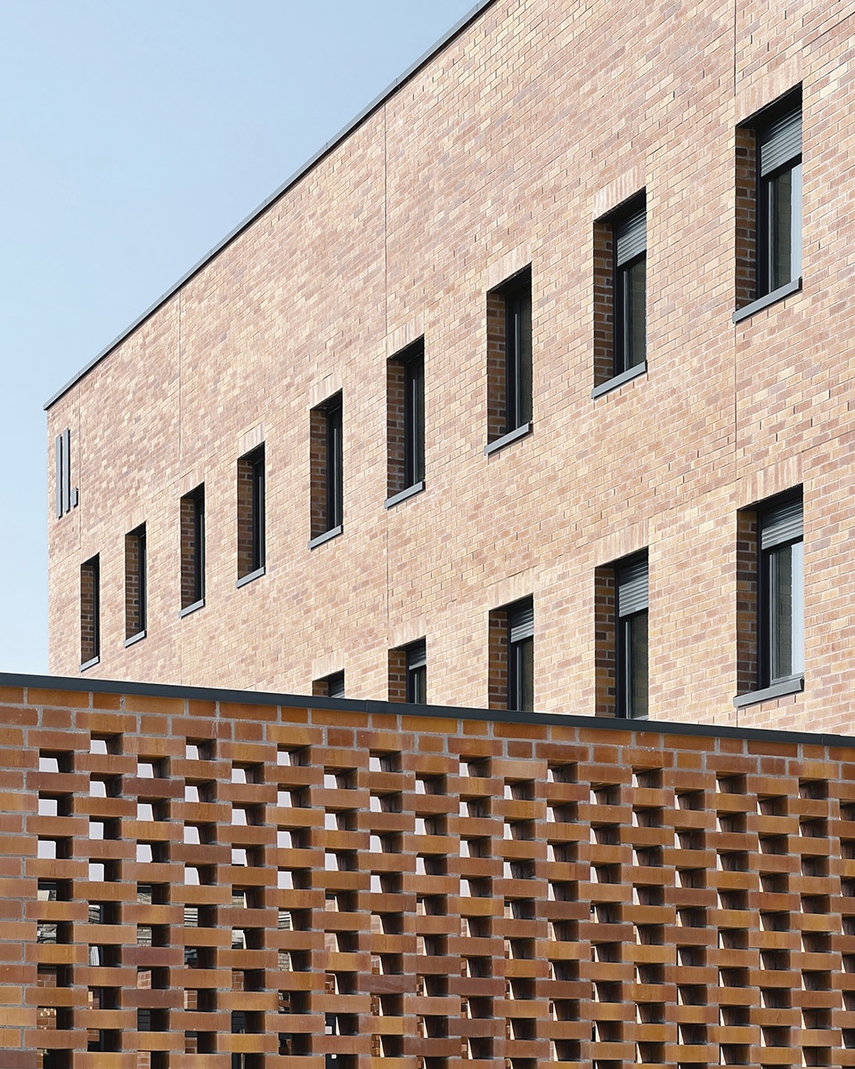 Accomodation for the operational unit of the Counter Terrorism Centre by epitesz studio