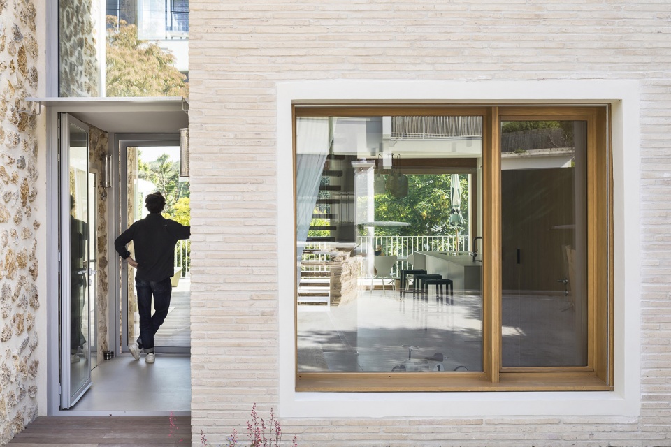Francilian House In Hauts De Seine by Hemaa Architectes