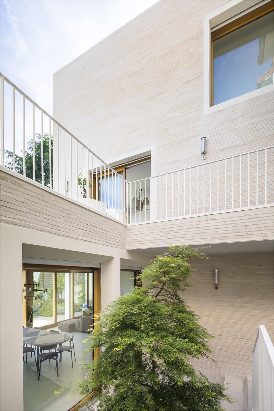 Francilian House In Hauts De Seine by Hemaa Architectes