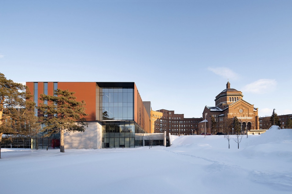 luminous expansion for hopital du sacre coeur de montreal by provencher roy yelle maille architects
