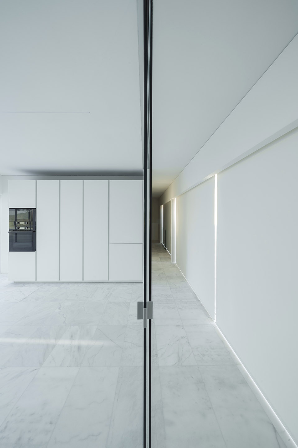 ALAMO HOUSE by Fran Silvestre Arquitectos