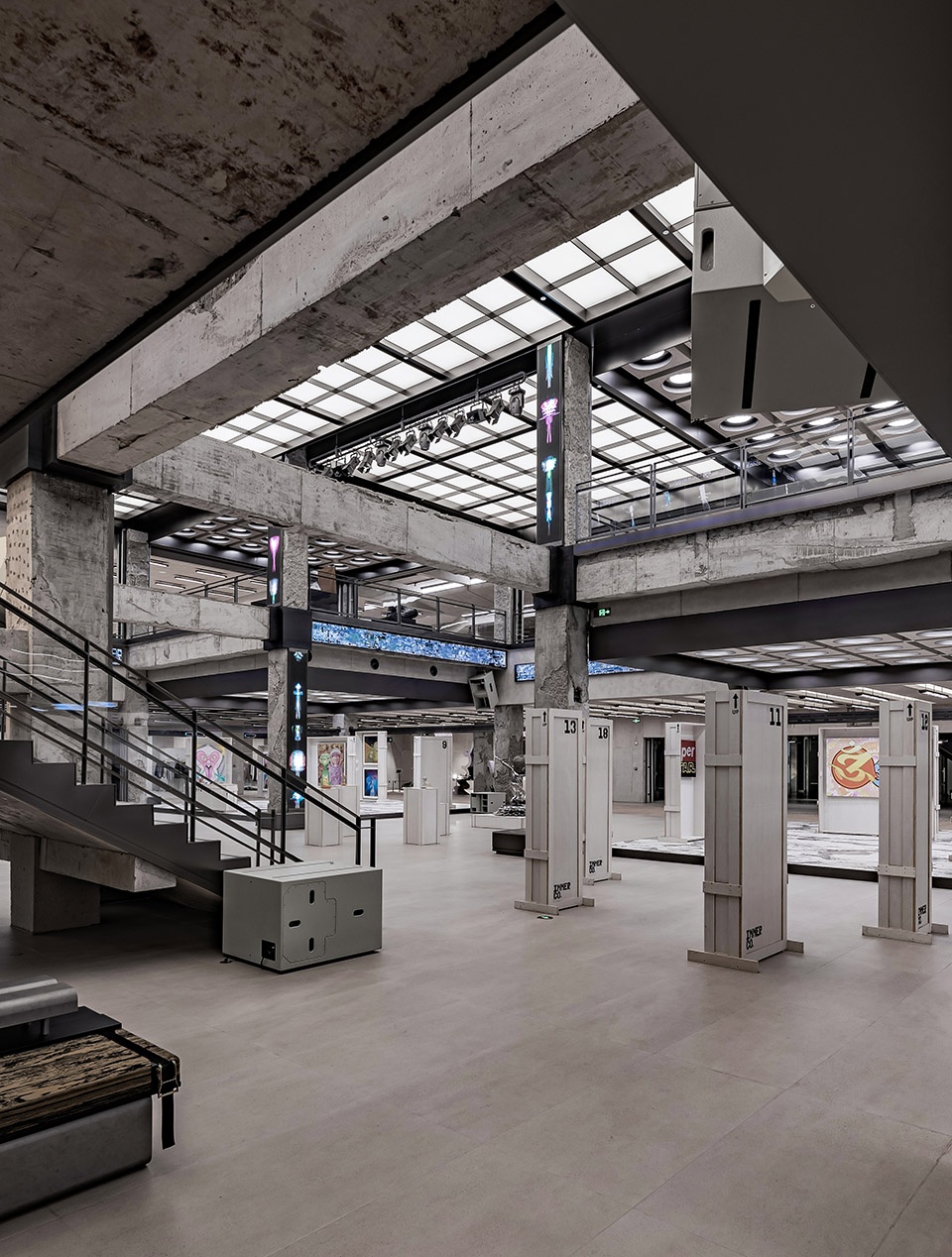 COSMO INNERCO Lighting Design by Guangzhou Lam Light Design