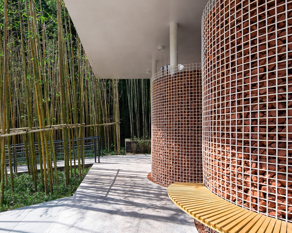 roll toilet by zaixing architectural desgin firm