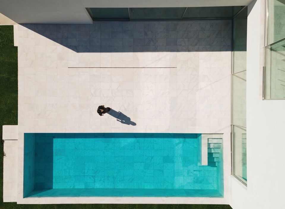 ALAMO HOUSE by Fran Silvestre Arquitectos