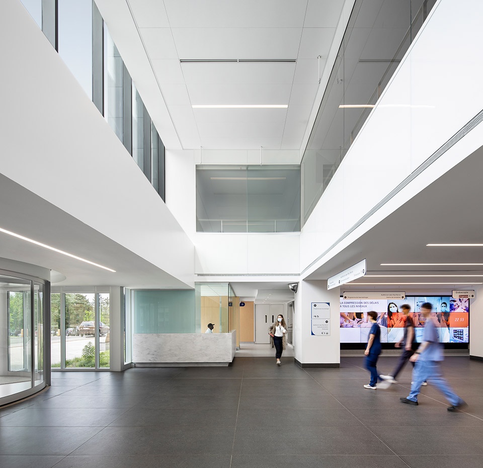 luminous expansion for hopital du sacre coeur de montreal by provencher roy yelle maille architects