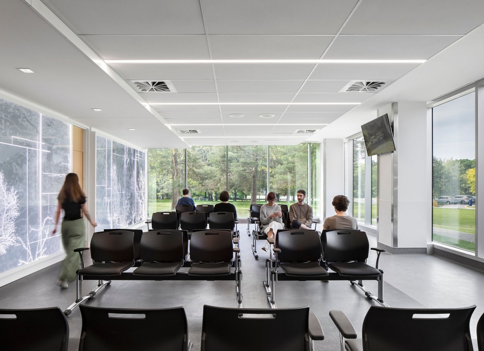 luminous expansion for hopital du sacre coeur de montreal by provencher roy yelle maille architects