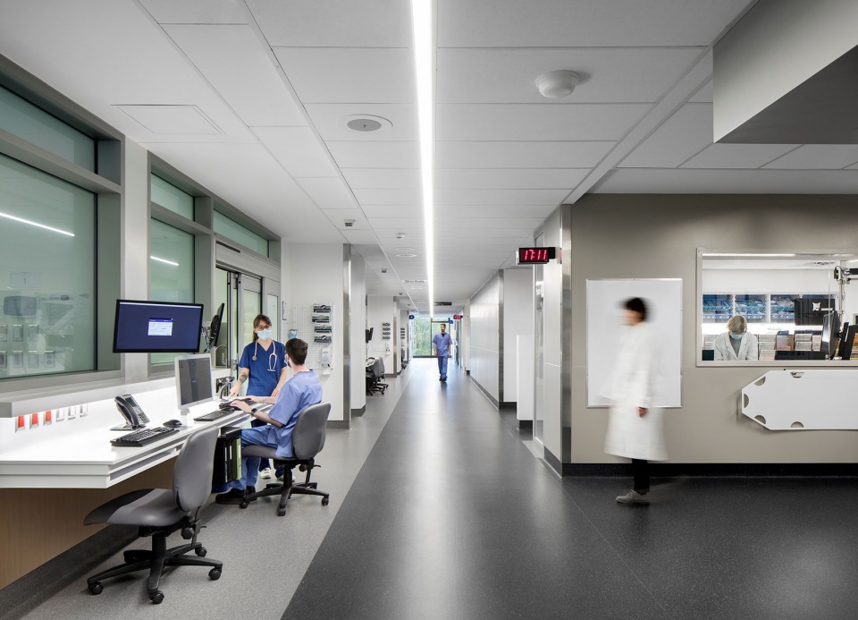luminous expansion for hopital du sacre coeur de montreal by provencher roy yelle maille architects