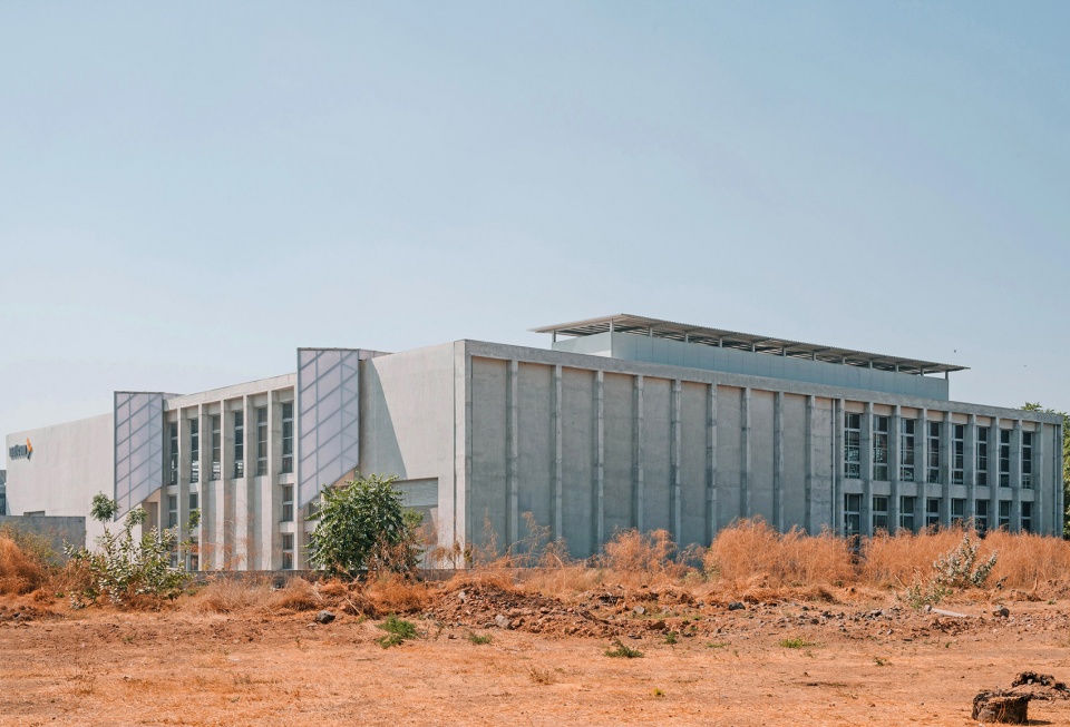 Mallcom Factory by IKSOI