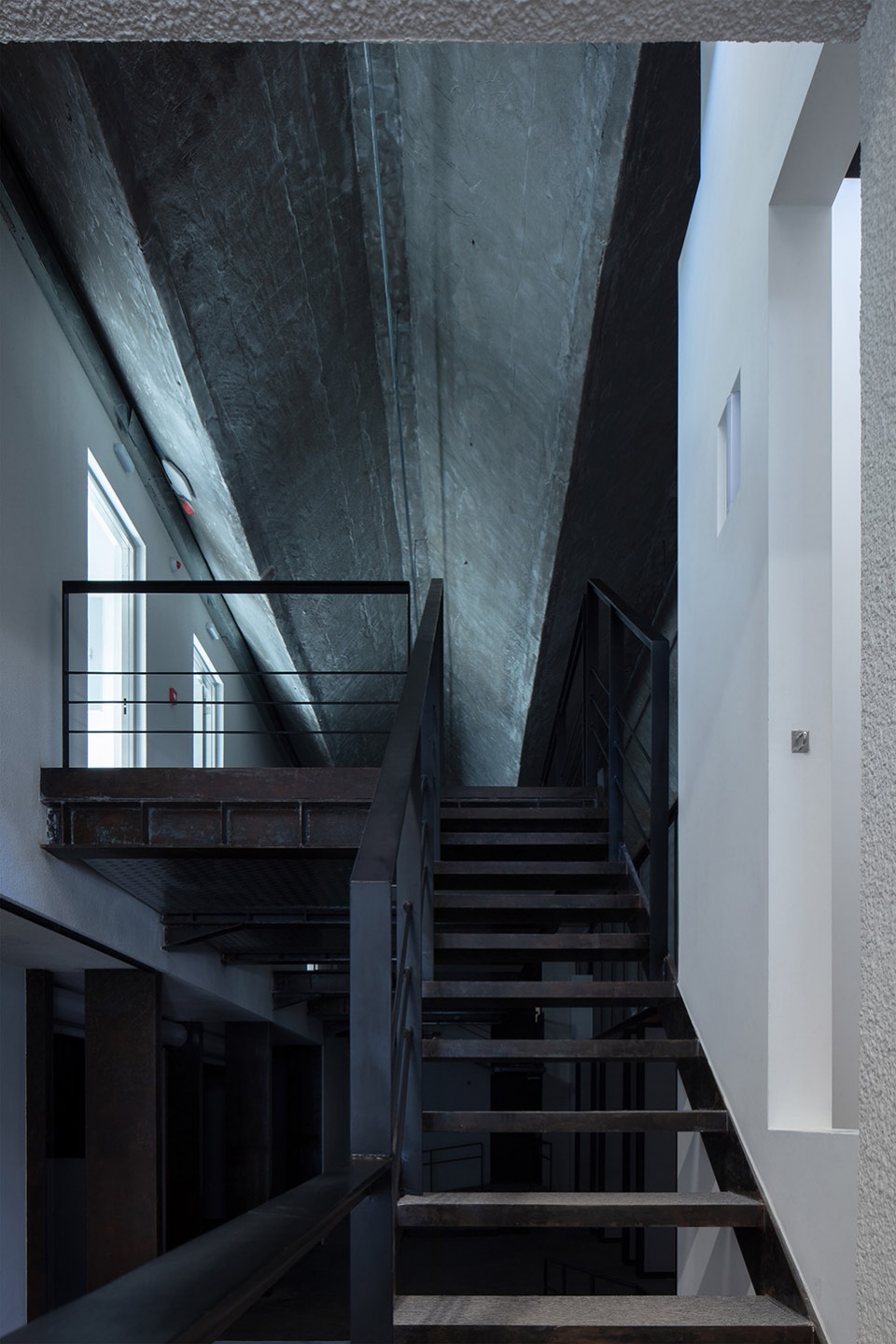 wind h art center 751 phase i by jin qiuye studio