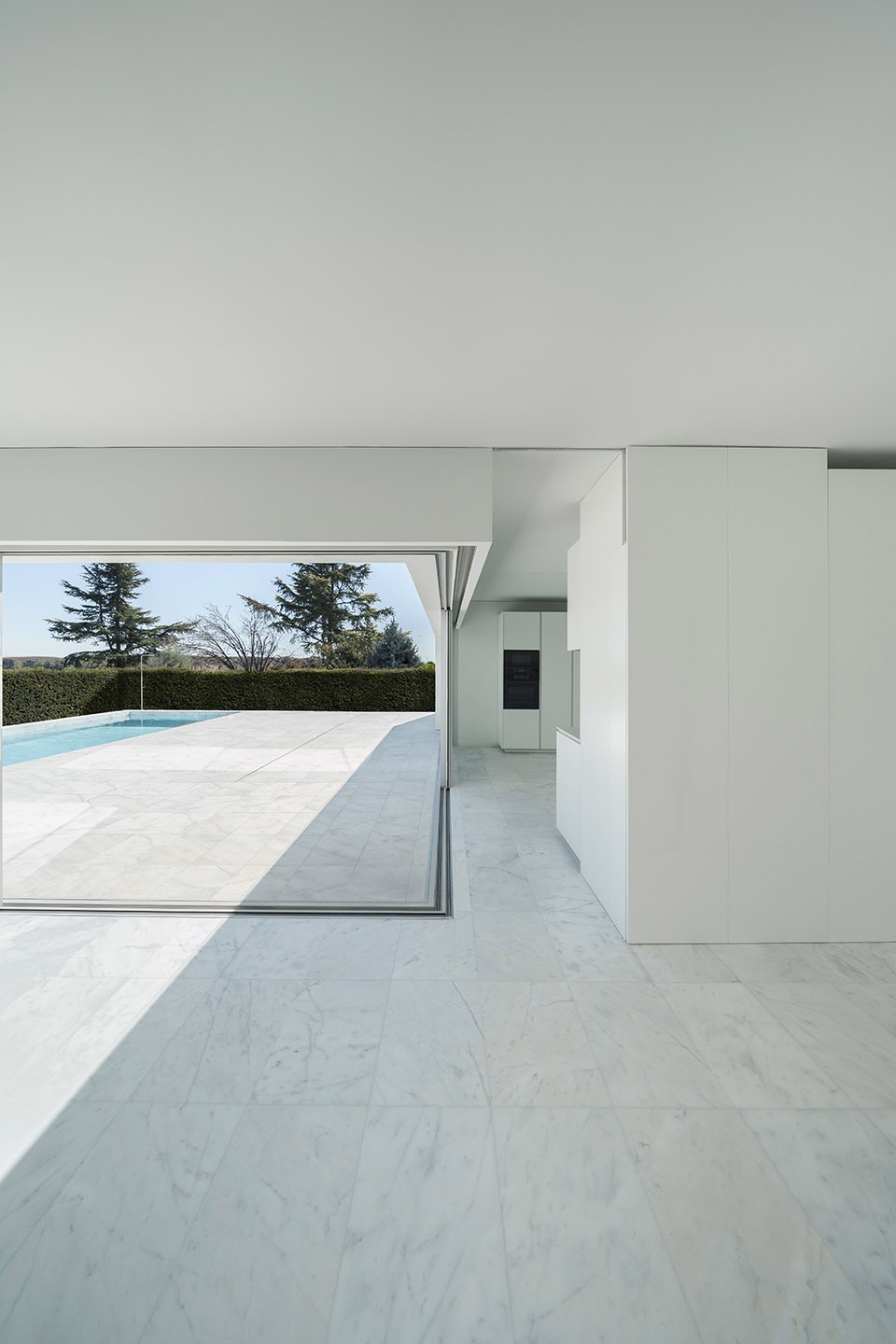 ALAMO HOUSE by Fran Silvestre Arquitectos