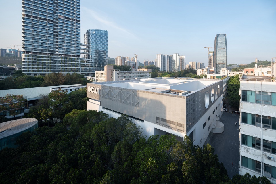ocat b10 shenzhen by urbanus