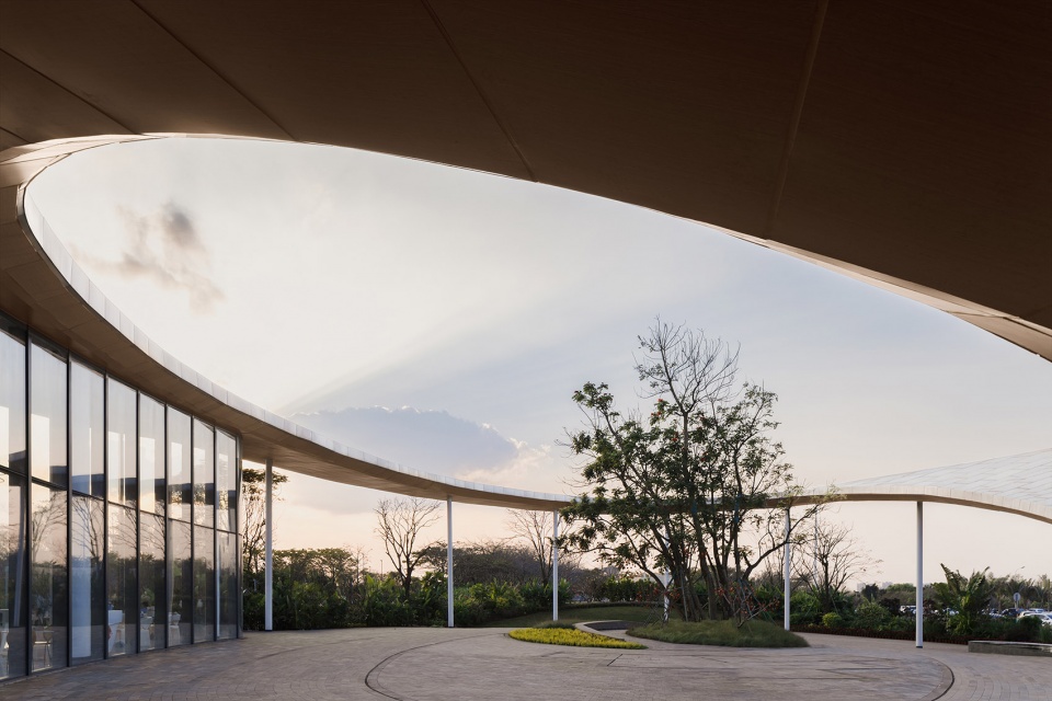 Haikou Xixiu Park Visitor Center China by MUDA Architects