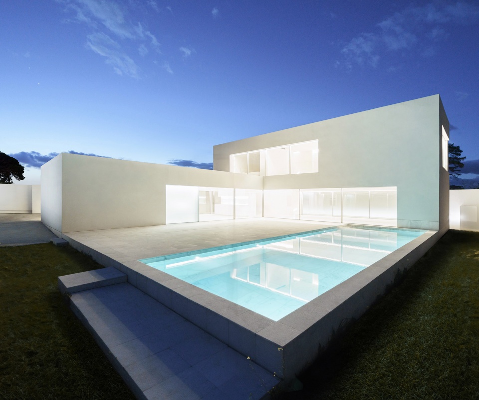 ALAMO HOUSE by Fran Silvestre Arquitectos