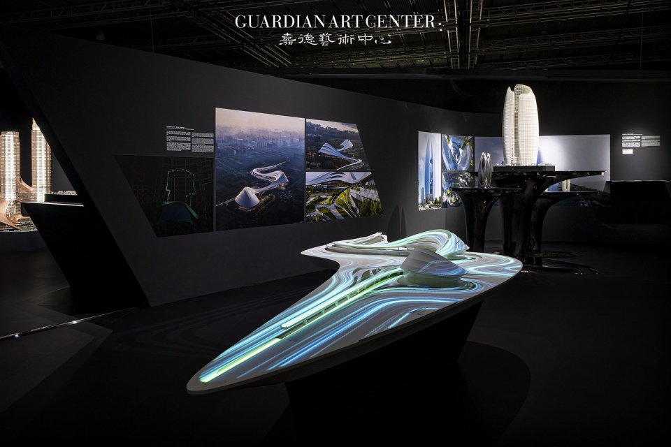 Two exhibition at Guardian Art Center