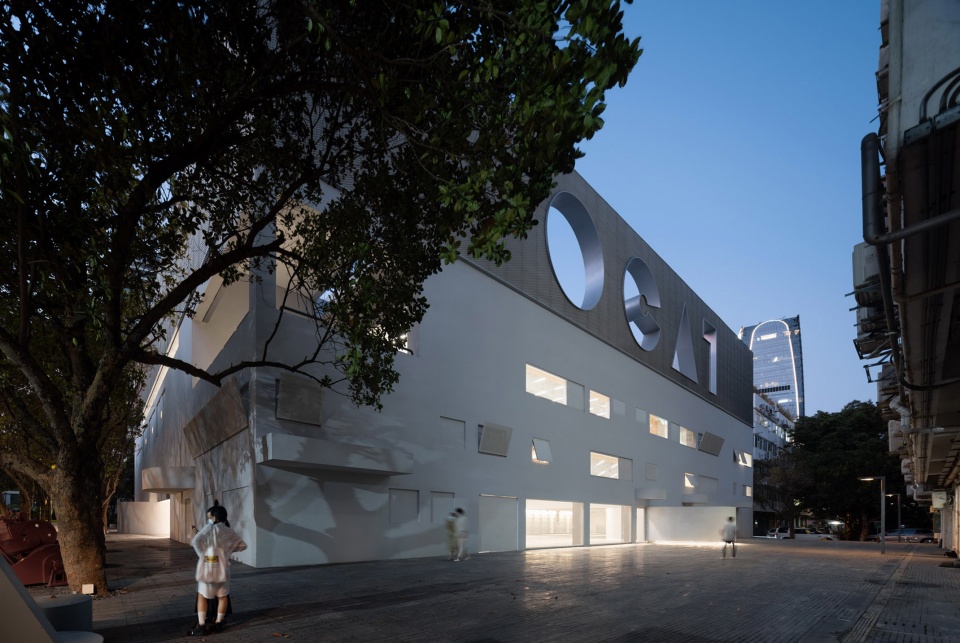 ocat b10 shenzhen by urbanus