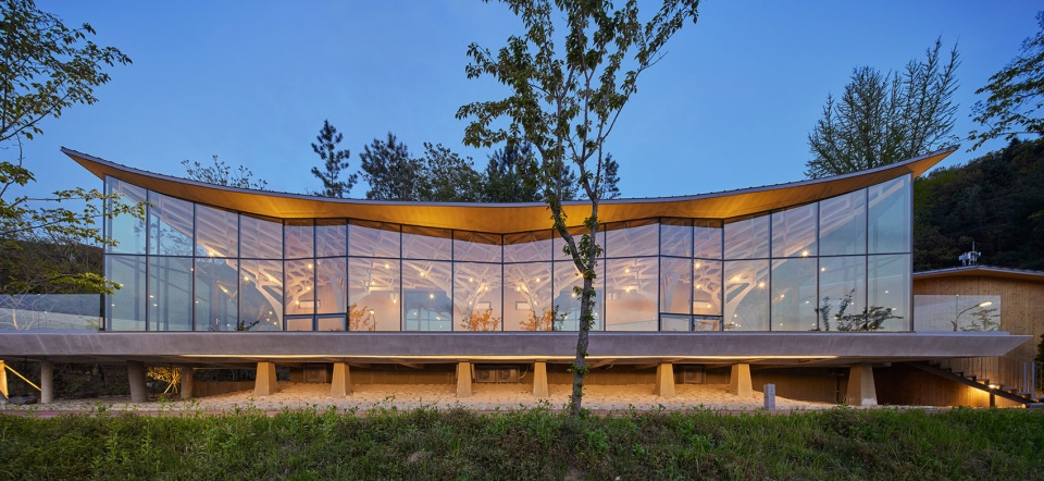 pavilion of floating lights by jk ar