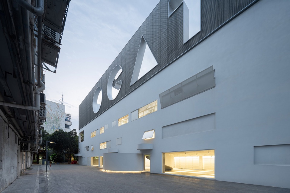 ocat b10 shenzhen by urbanus