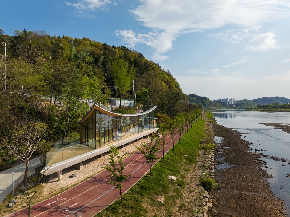 pavilion of floating lights by jk ar