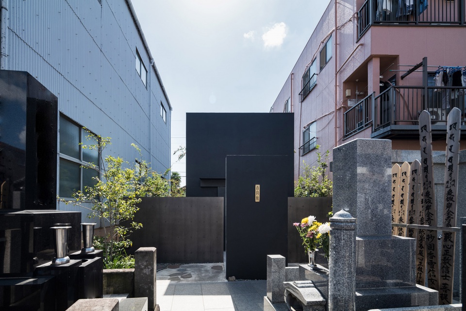 hyakutukiin by love architecture