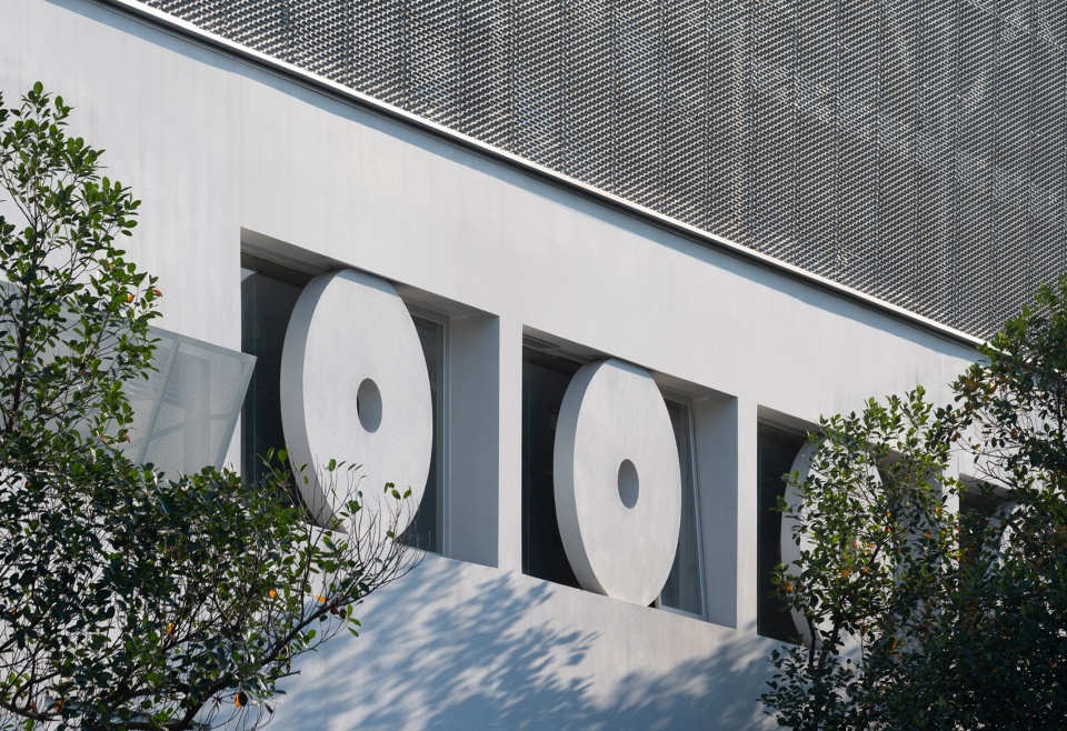 ocat b10 shenzhen by urbanus