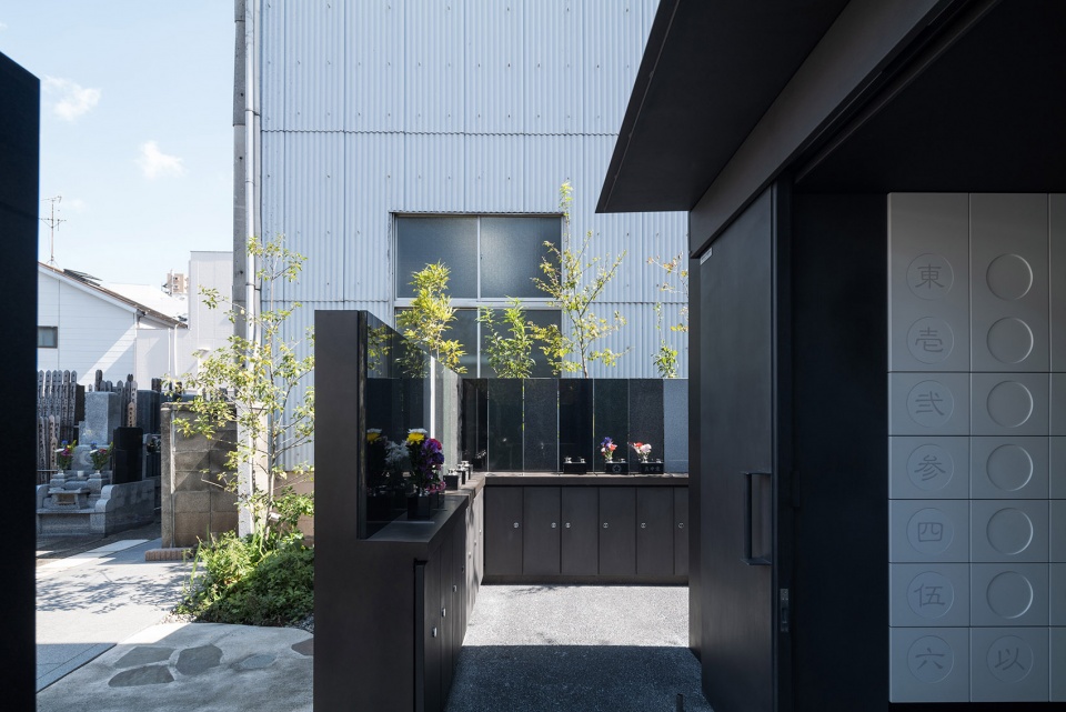 hyakutukiin by love architecture