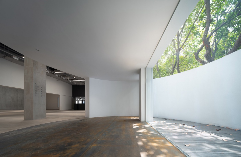 ocat b10 shenzhen by urbanus