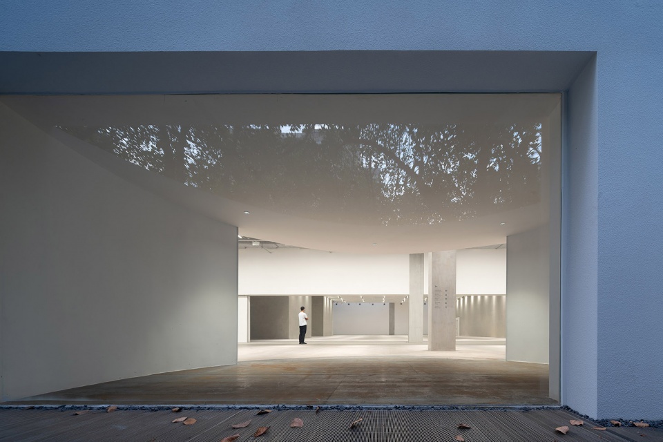 ocat b10 shenzhen by urbanus