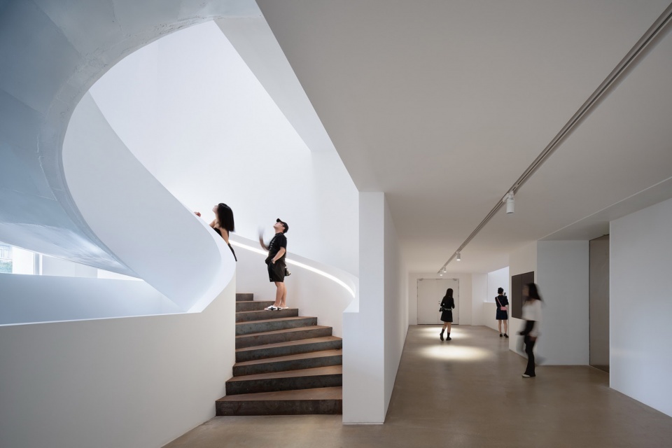 ocat b10 shenzhen by urbanus