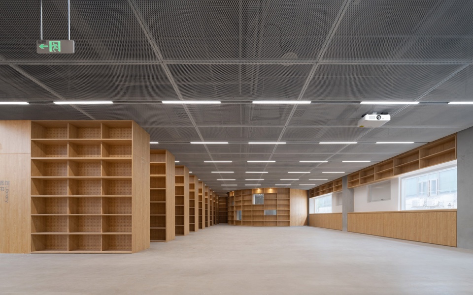 ocat b10 shenzhen by urbanus