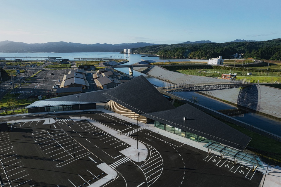 Road Station Sansan Minamisanriku by Kengo Kuma and Associates