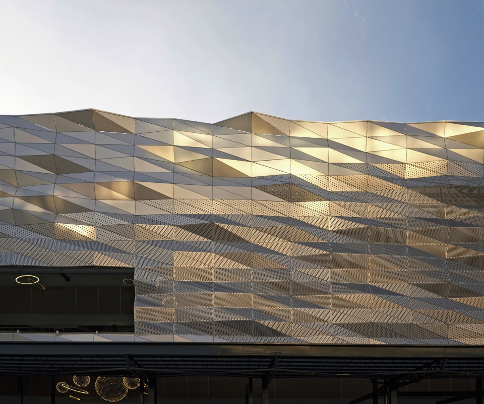 The Street Ratchada Permeable Shopping Center by Architectkidd