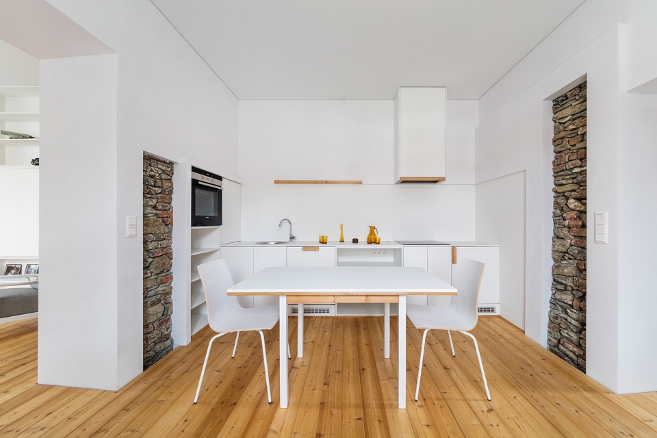 Niczky Apartment by Beres Architects