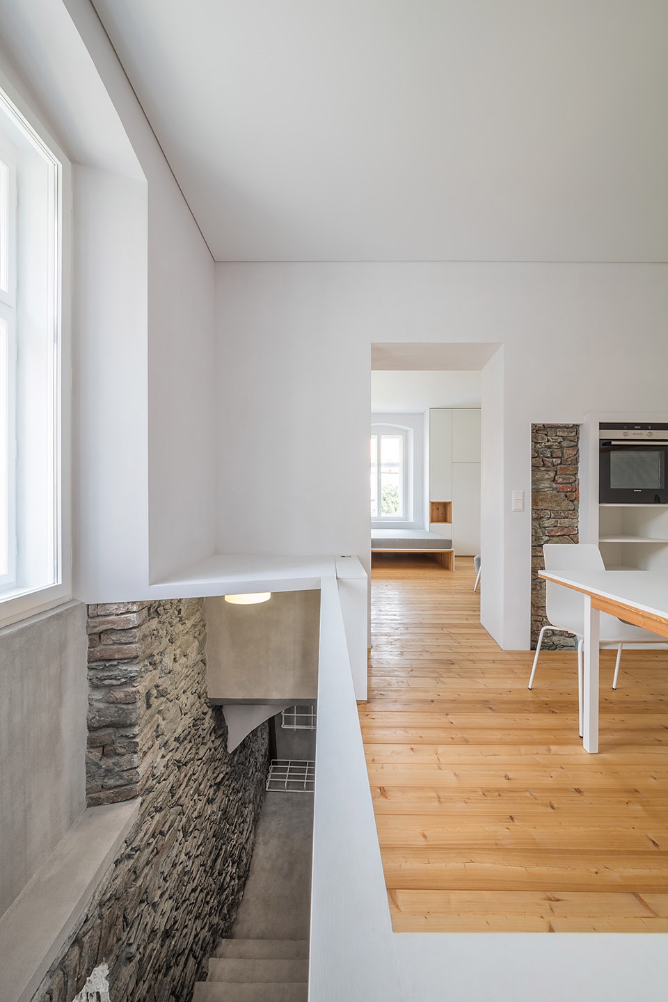 Niczky Apartment by Beres Architects